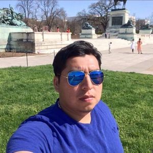 Meet your Posher, Manuel